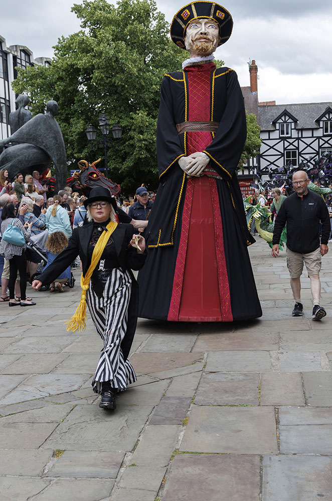 Midsummer Watch 25 Giant